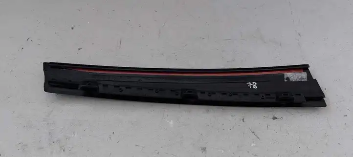 Volkswagen Golf VI (2009 - 2013) 5K4837902A Накладка стекла передней двери — фото 2