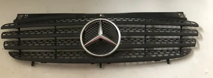 Mercedes-Benz Vito Viano W639 (2010 - 2015) A6398800185 Верхняя решетка радиатора — фото 1