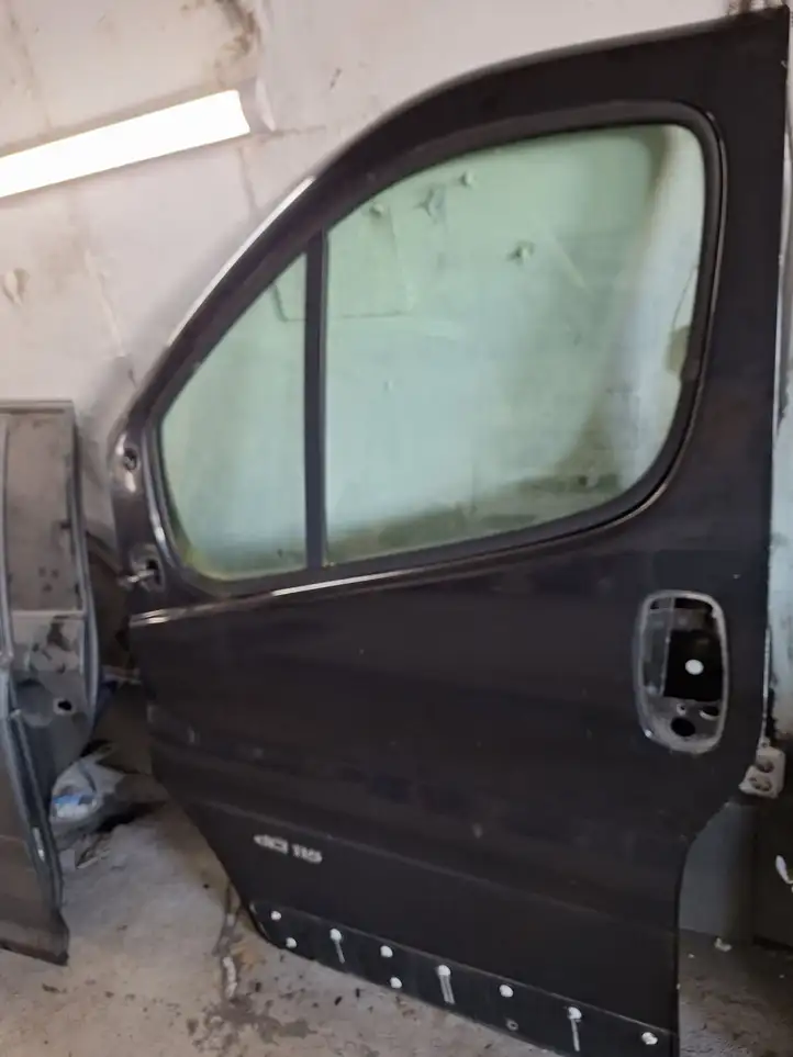 Renault Trafic II (X83) (2002 - 2014) Дверь — фото 1