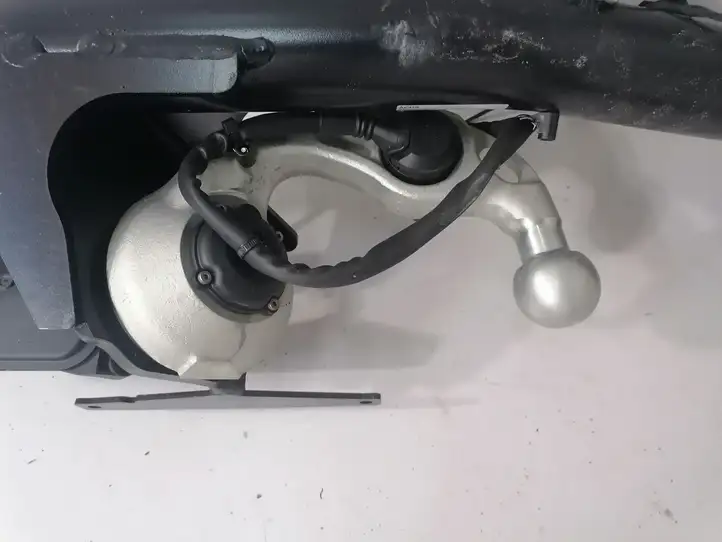 BMW X1 U11 (2022 - ) 5A64D38 Комплект буксировочного крюка — фото 3