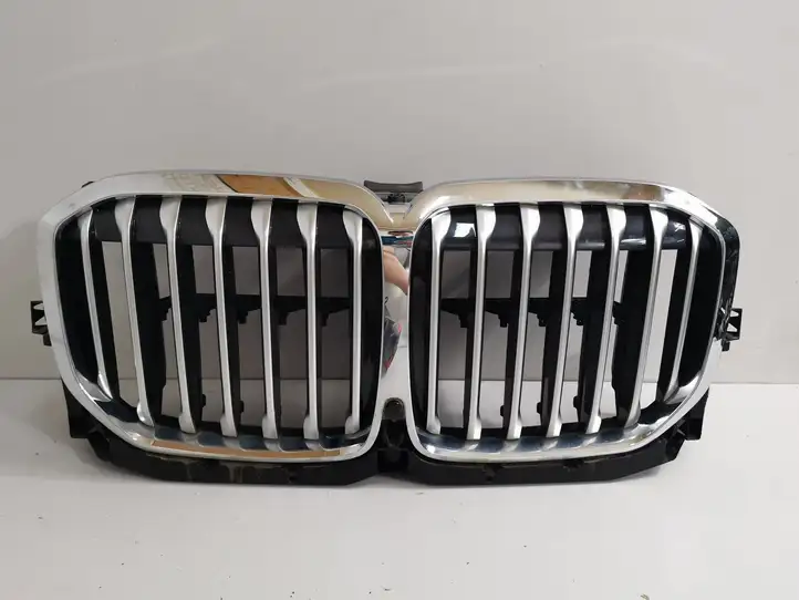 BMW X7 G07 (2018 - ) 9465348 Верхняя решетка радиатора — фото 1