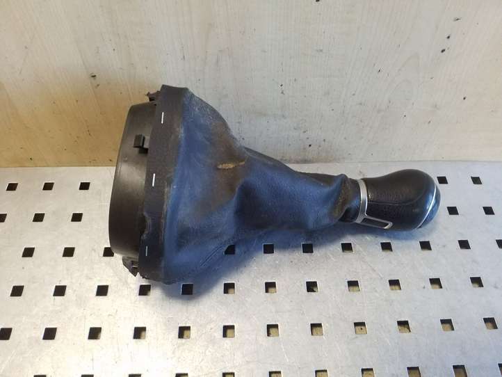 Volkswagen Caddy (2010 - 2015)  1T0711456 Отделка рычага переключения передач (кожа, головка)