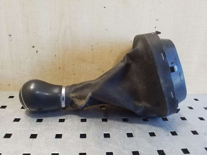Volkswagen Caddy (2010 - 2015)  1T0711456 Отделка рычага переключения передач (кожа, головка)