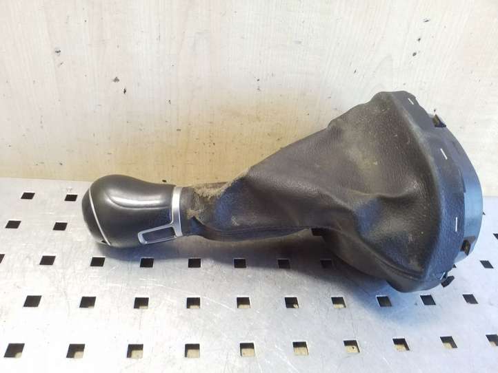 Volkswagen Caddy (2010 - 2015)  1T0711456 Отделка рычага переключения передач (кожа, головка)