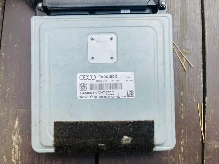 Audi A4 S4 B8 8K (2007 - 2011) 8T0907559A Блок управления двигателем (ECU) — фото 1