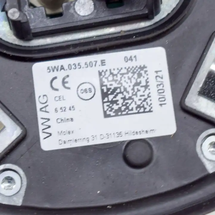 Volkswagen Golf VIII (2019 - ) 5WA035507E GPS антенна — фото 6