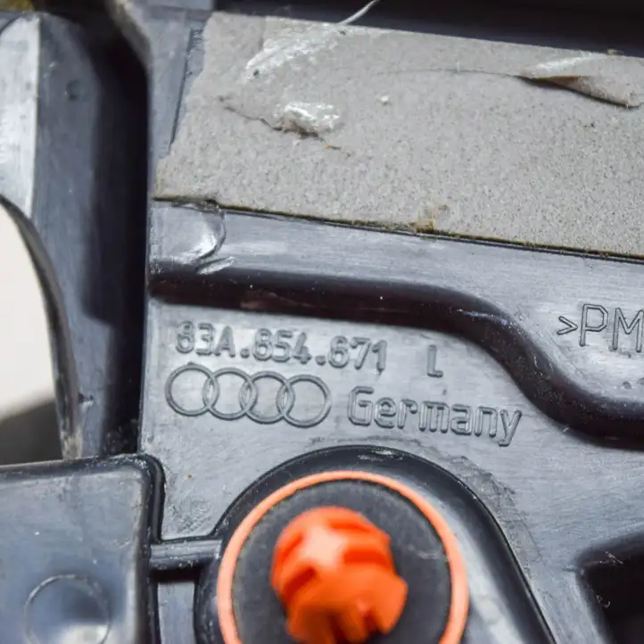 Audi Q3 F3 (2018 - ) 83A854871 Задняя боковая обшивка салона — фото 3