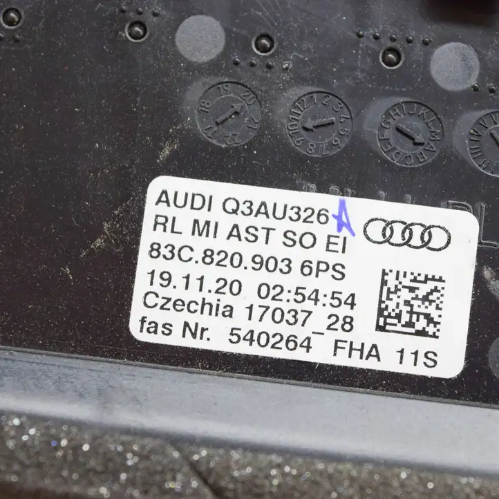 Audi Q3 F3 (2018 - ) 83C820903 Воздушная решетка панели — фото 4