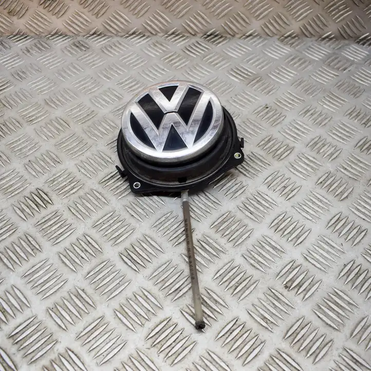 Volkswagen Golf VII (2013 - 2019) 5G9827469D Ручка крышки багажника — фото 1