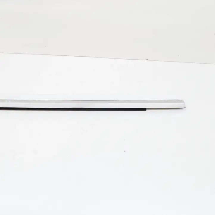 Tesla Model X (2015 - 2021) 103216888D Накладка стекла задней двери — фото 5