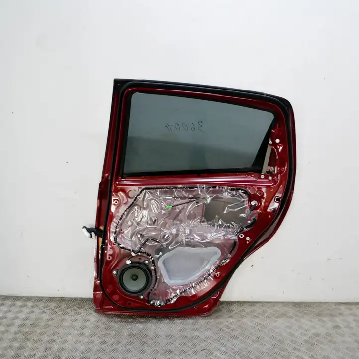 Toyota Yaris (2014 - 2019) 670030D190 Задняя дверь — фото 2