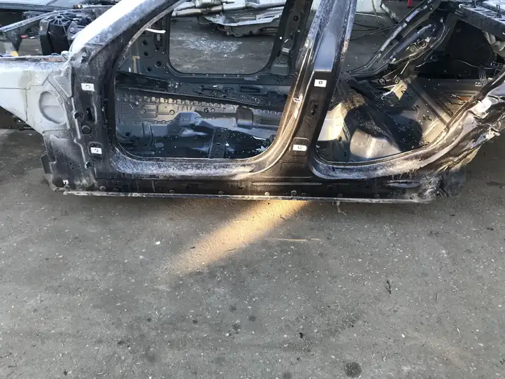 BMW 5 G30 G31 (2016 - ) Порог кузова — фото 1