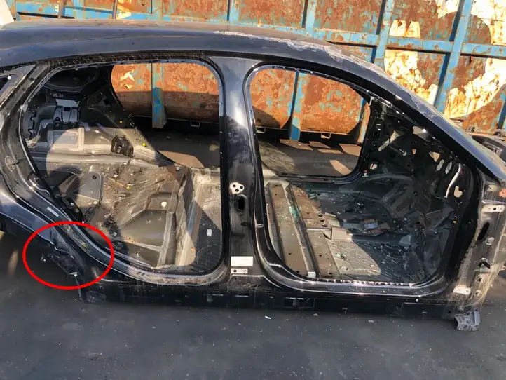 Ford Mustang Mach-E (2020 - ) Порог кузова — фото 1