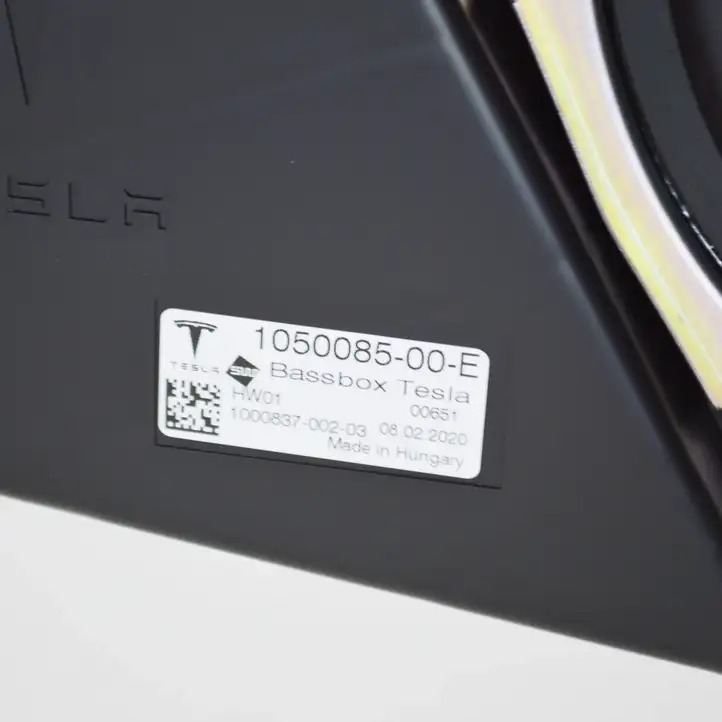 Tesla Model X (2015 - 2021) 105008500E Сабвуфер — фото 7