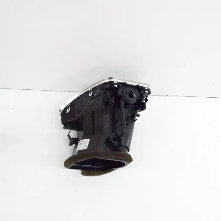Audi A5 8T 8F (2007 - 2011) 8T1820902B Воздушная решетка панели — фото 3