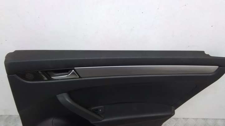 Volkswagen PASSAT B7 USA (2012 - 2016)  561867212 Обшивка задней двери