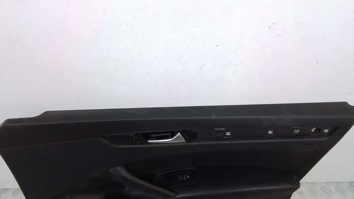 Volkswagen PASSAT B7 USA (2012 - 2016)  561867012 Обшивка передней двери