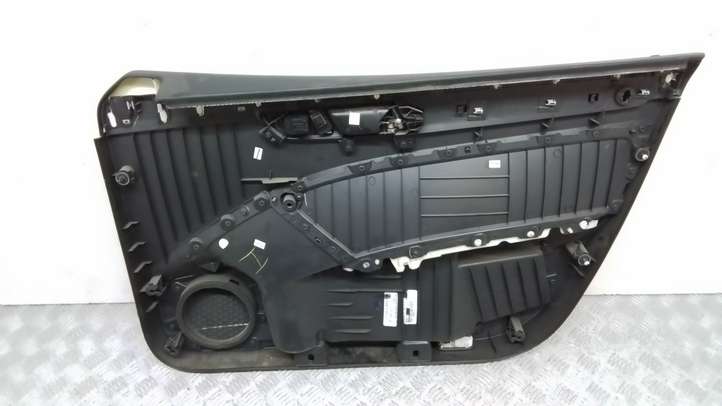 Volkswagen PASSAT B7 USA (2012 - 2016)  561867011 Обшивка передней двери