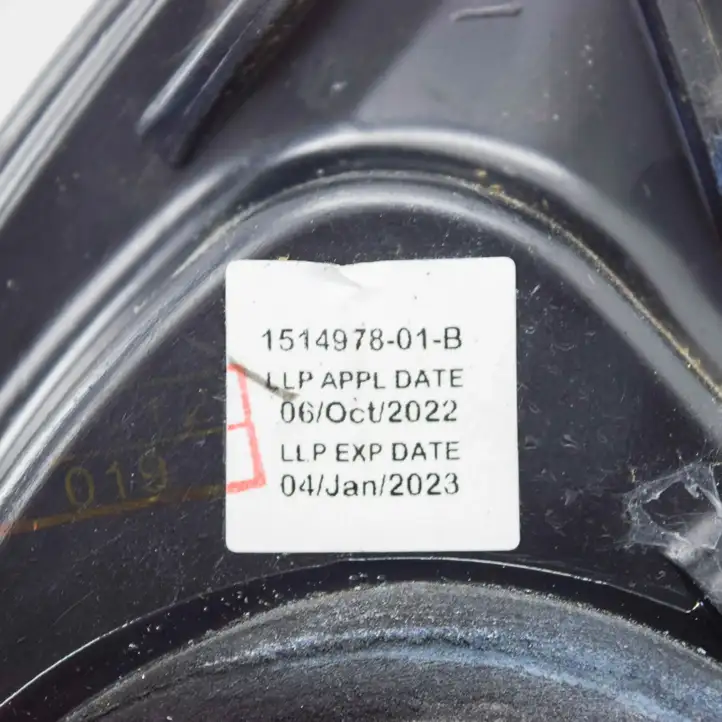 Tesla Model 3 (2017 - 2023) 151497801B Заднее боковое стекло — фото 3