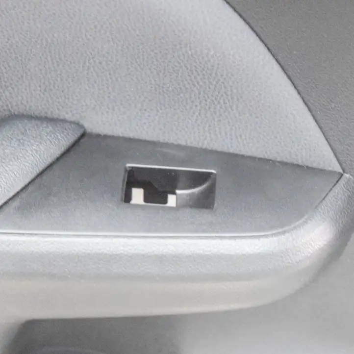 Toyota Prius (XW50) (2015 - ) 67618X1B04 Обшивка задней двери — фото 3