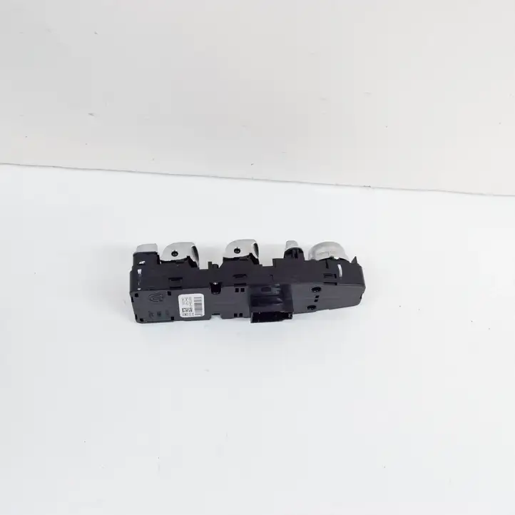 BMW iX3 G08 (2020 - ) 6847099 Кнопка стеклоподъемников — фото 3