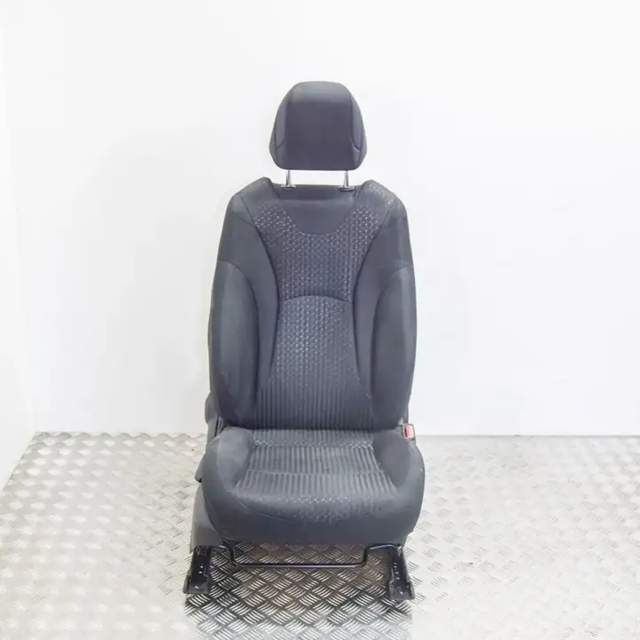 Toyota Prius (XW50) (2015 - ) Переднее сиденье пассажира — фото 1