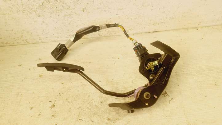 Toyota Corolla Verso AR10 (2004 - 2009)  822230F040C Педаль акселератора