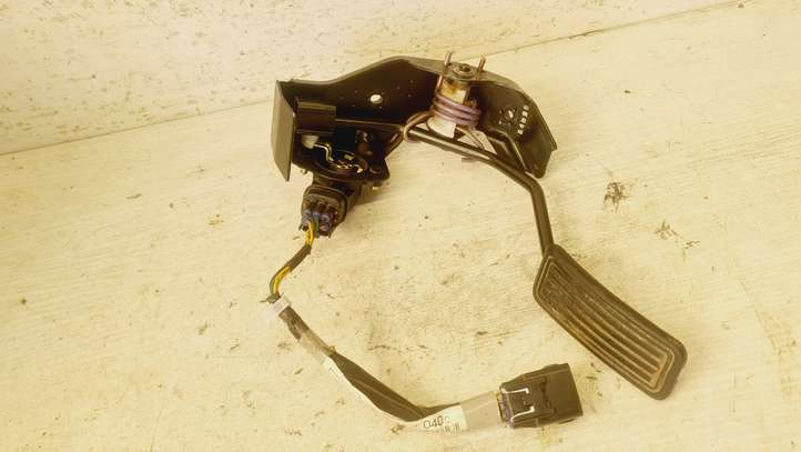 Toyota Corolla Verso AR10 (2004 - 2009)  822230F040C Педаль акселератора