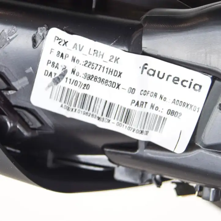 Peugeot 2008 II (2019 - ) 98283683DX Воздушная решетка панели — фото 6