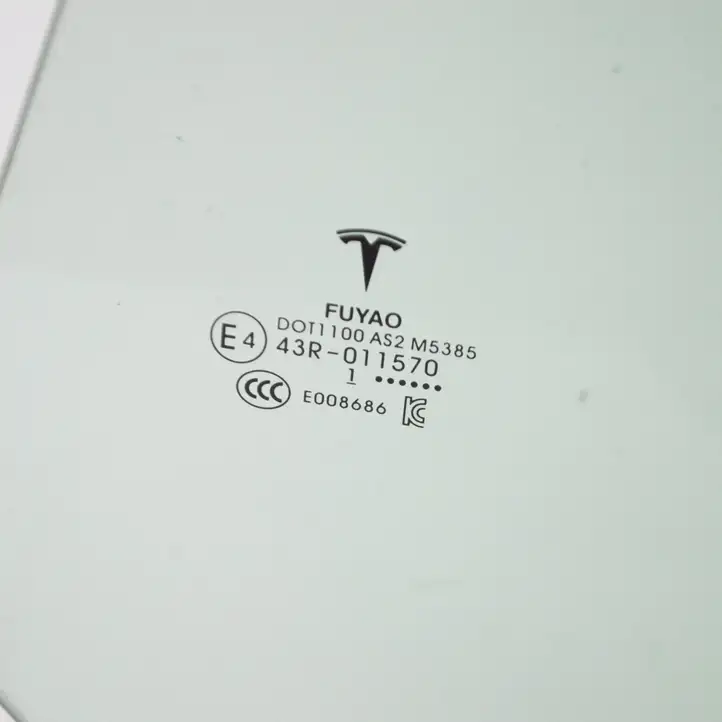 Tesla Model 3 (2017 - 2023) 107790499C Стекло задней двери — фото 5