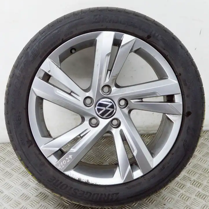 Volkswagen Golf VIII (2019 - ) 5H0601025AF — фото 1
