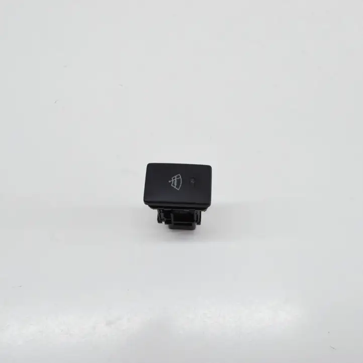 Toyota Land Cruiser (J150) (2009 - ) 8487160040 Кнопка фаркопа в багажнике — фото 2
