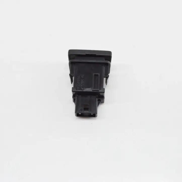 Toyota Land Cruiser (J150) (2009 - ) 8729060100 Кнопка фаркопа в багажнике — фото 5