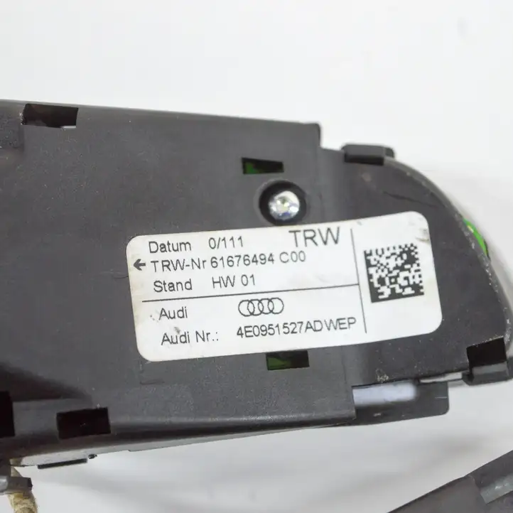 Audi A4 S4 B8 8K (2007 - 2011) 4E0951527AD Кнопка фаркопа в багажнике — фото 6