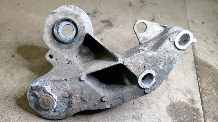 Audi A6 S6 C6 4F (2008 - 2011) 4F0199351 Кронштейн двигателя — фото 1