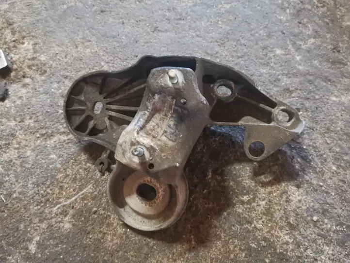 Audi A6 S6 C6 4F (2004 - 2008) 4F0199351H Кронштейн двигателя — фото 1