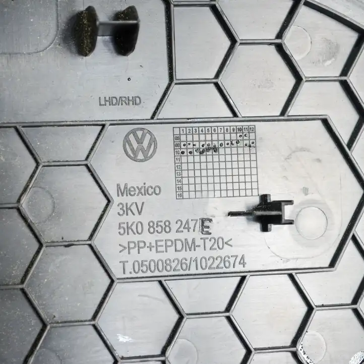 Volkswagen Golf VI (2009 - 2013) 5K0858247E Прочие детали салона — фото 3