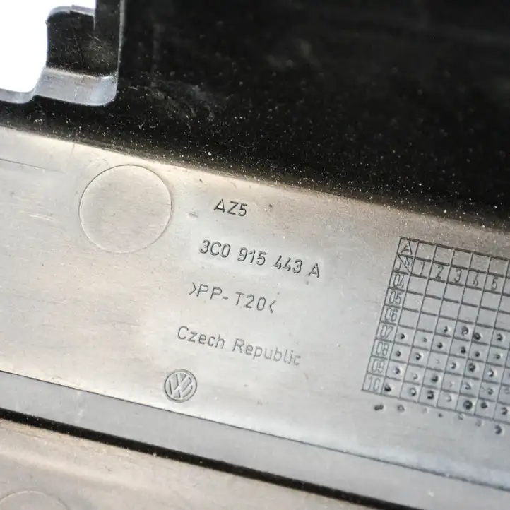 Volkswagen PASSAT B7 (2011 - 2014) 3C0915443A Ящик аккумулятора — фото 3