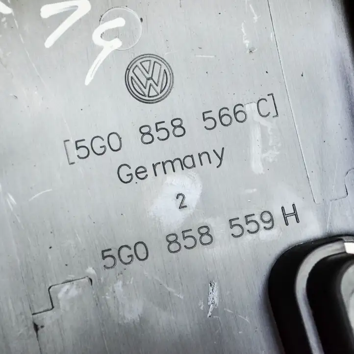 Volkswagen Golf VII (2013 - 2019) 5G0858566C Обшивка рулевой колонки — фото 4