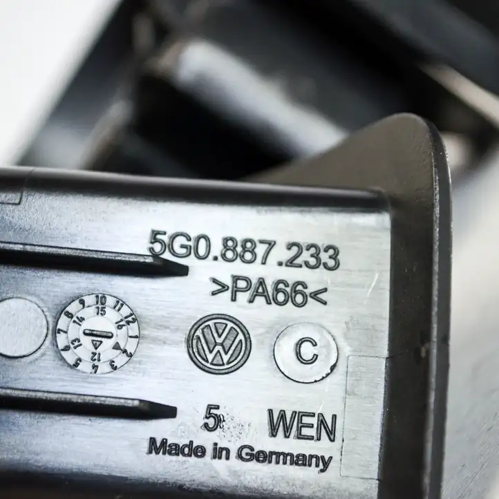 Volkswagen Golf VII (2013 - 2019) 5G08872335G0887187 Прочие детали салона — фото 3