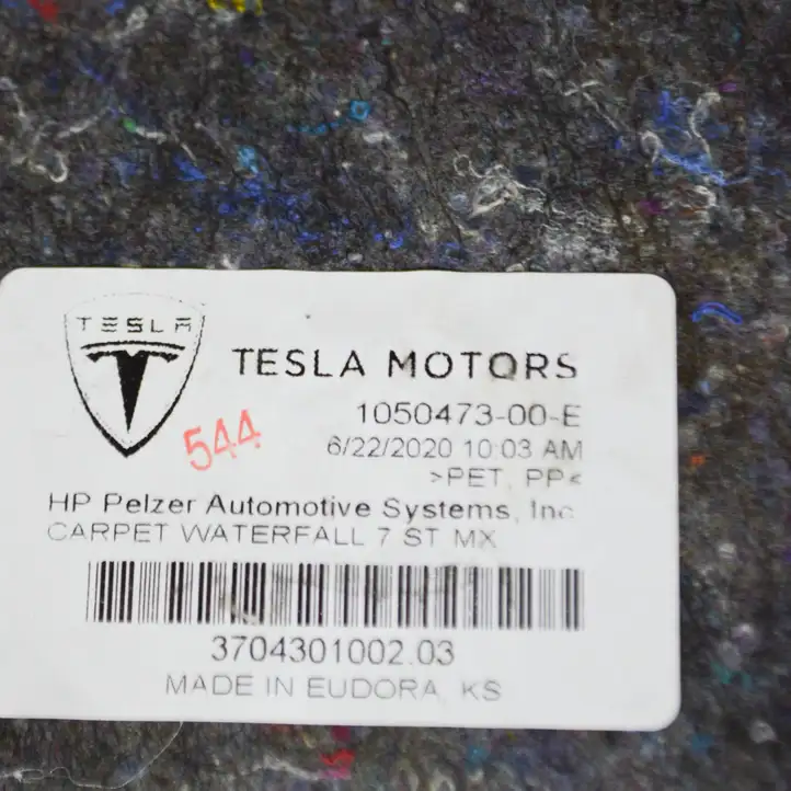 Tesla Model X (2015 - 2021) 105047300E Задний коврик салона — фото 5