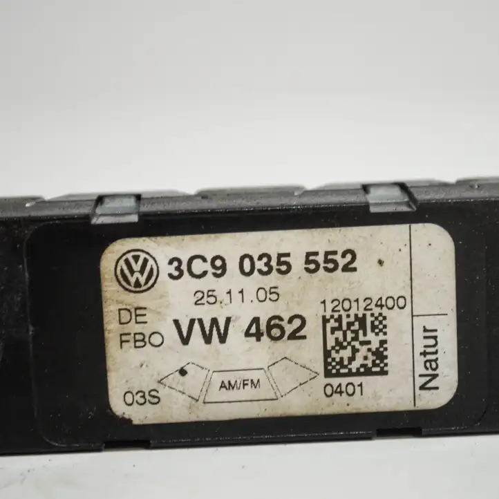 Volkswagen PASSAT B6 (2005 - 2010) 3C9035552 Усилитель антенны — фото 3
