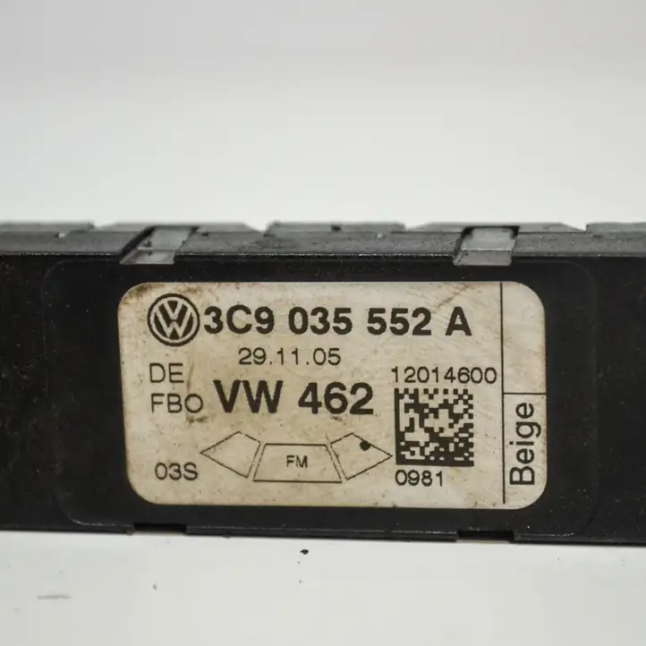 Volkswagen PASSAT B6 (2005 - 2010) 3C9035552A Усилитель антенны — фото 5