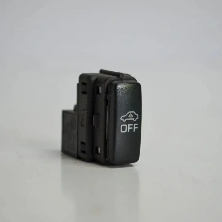Volkswagen Polo V 6R (2009 - 2015) 6Q0962109B Кнопка фаркопа в багажнике — фото 1
