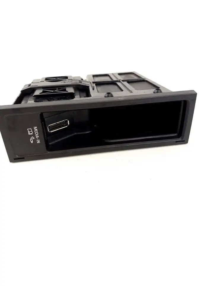 Volkswagen PASSAT B7 (2011 - 2014) 5N0035341g USB модуль — фото 3