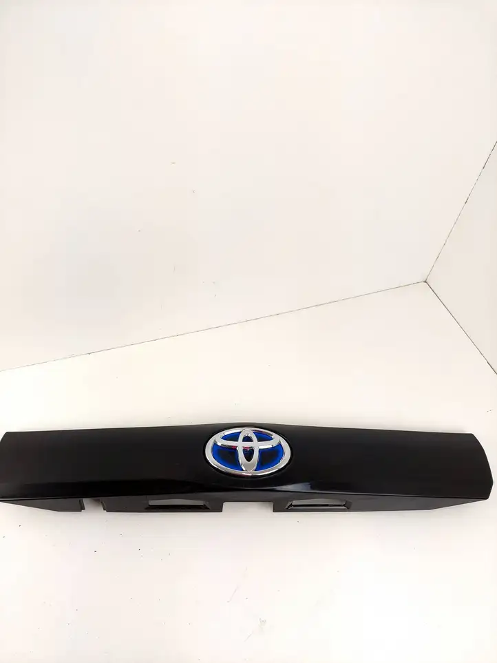 Toyota Prius+ (ZVW40) (2011 - 2018) 7680147140 Подсветка номера — фото 1