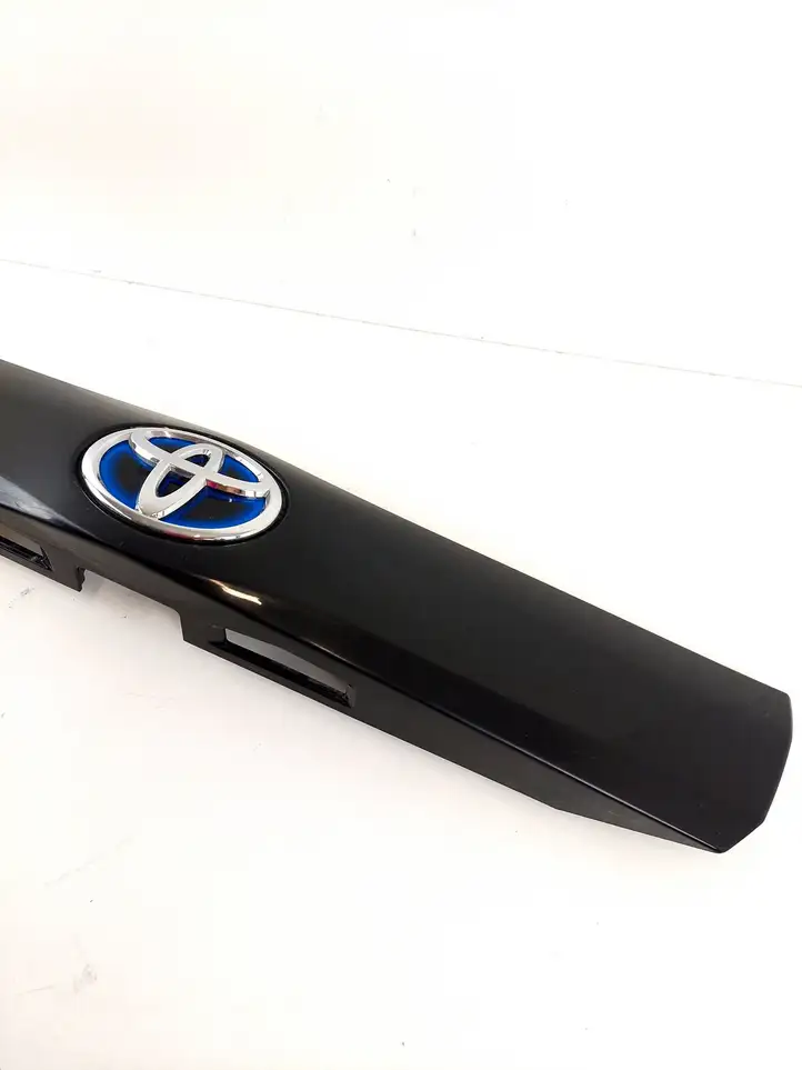 Toyota Prius+ (ZVW40) (2011 - 2018) 7680147140 Подсветка номера — фото 3