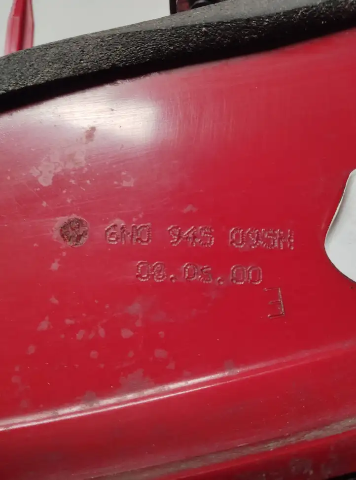 Volkswagen Polo III 6N 6N2 6NF (1994 - 2001) 6N0945095H Задний фонарь в кузове — фото 2