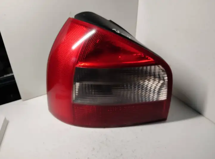 Audi A3/S3 8L (2000 - 2003) 8L0945095B Задний фонарь в кузове — фото 1