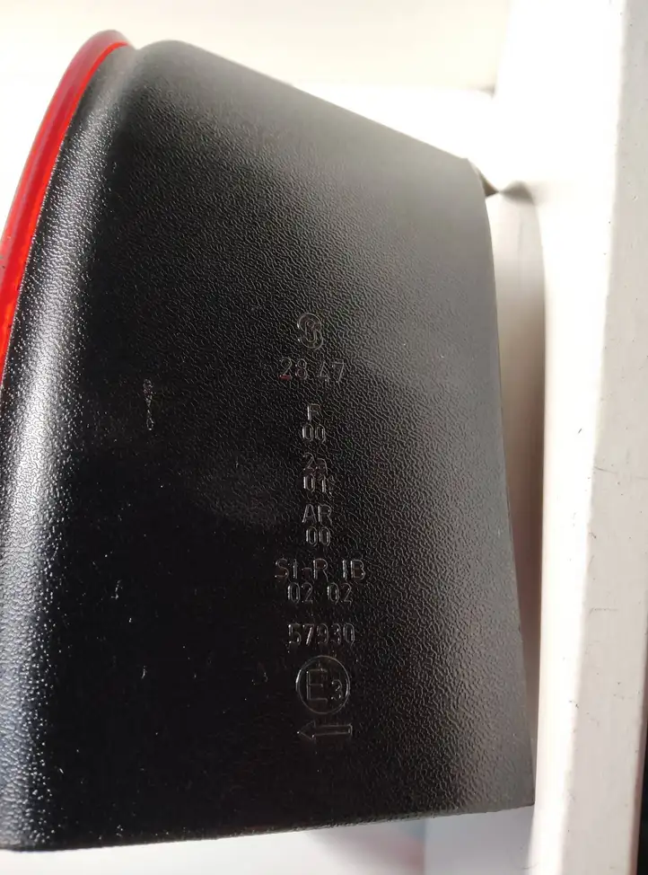 Audi A3/S3 8L (2000 - 2003) 8L0945095B Задний фонарь в кузове — фото 4